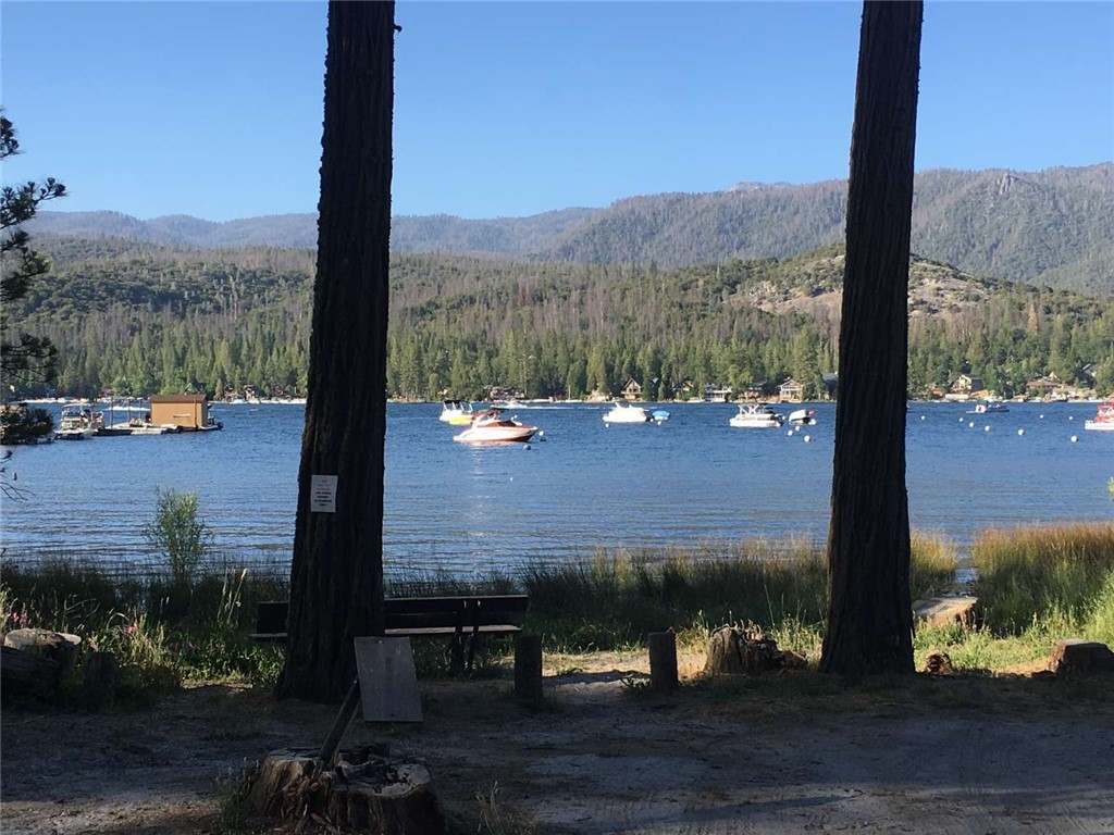 52854 Balsam Dr, Oakhurst, CA 93644