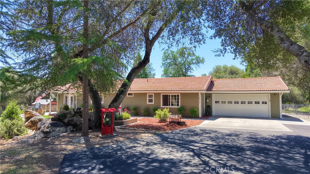 48910 Quail Dr, Oakhurst, CA 93644