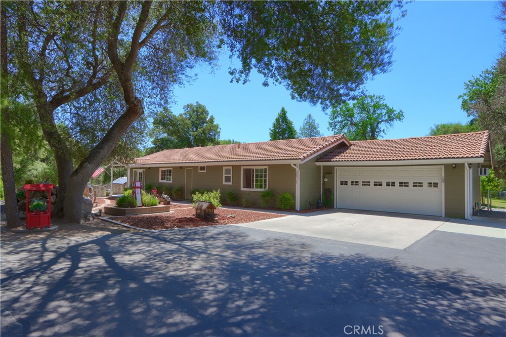 48910 Quail Dr, Oakhurst, CA 93644
