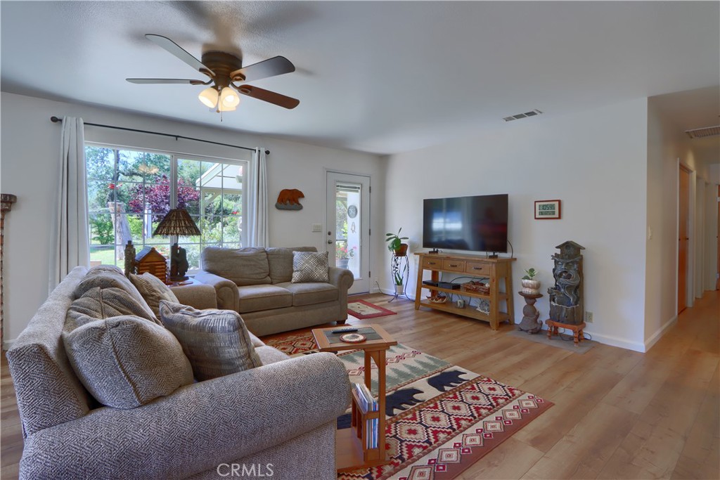 48910 Quail Dr, Oakhurst, CA 93644