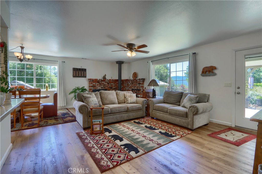 48910 Quail Dr, Oakhurst, CA 93644