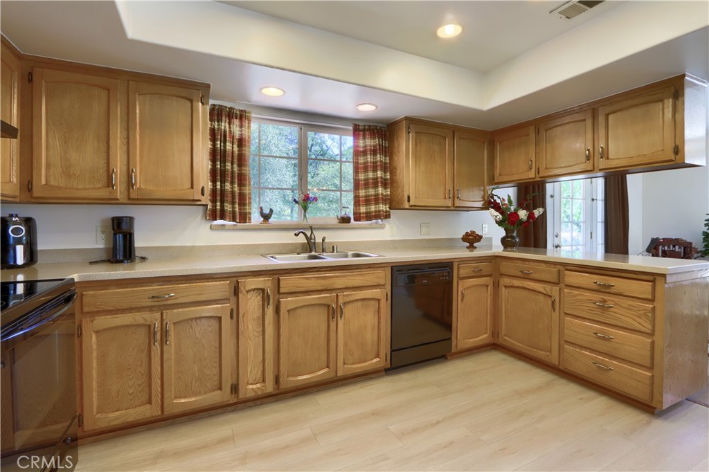 48910 Quail Dr, Oakhurst, CA 93644