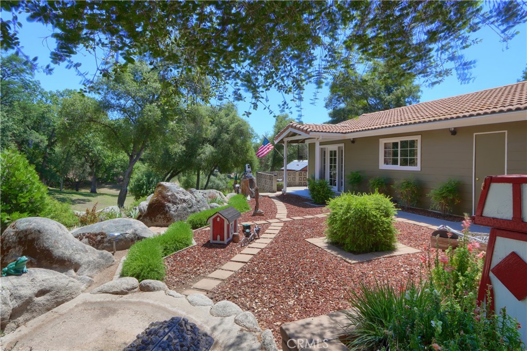 48910 Quail Dr, Oakhurst, CA 93644