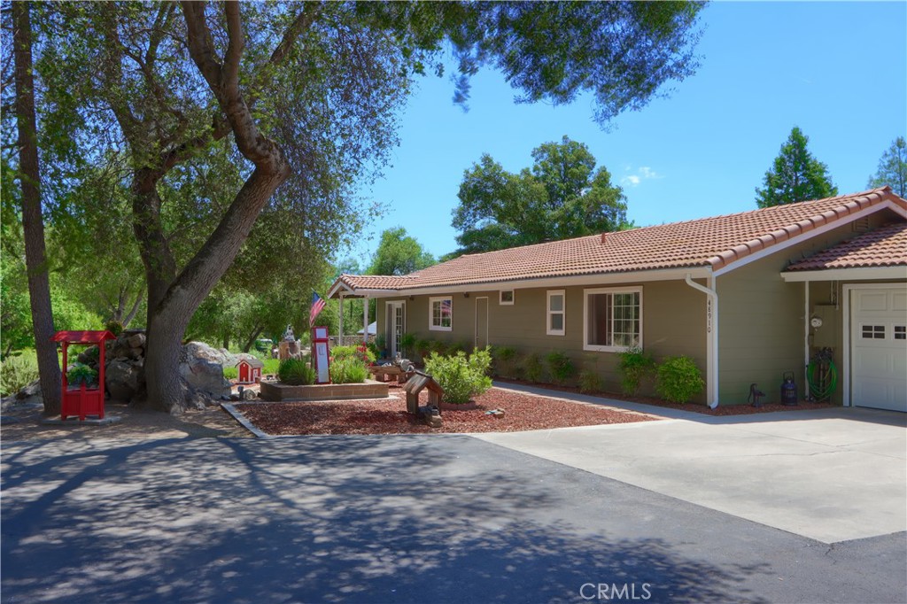 48910 Quail Dr, Oakhurst, CA 93644