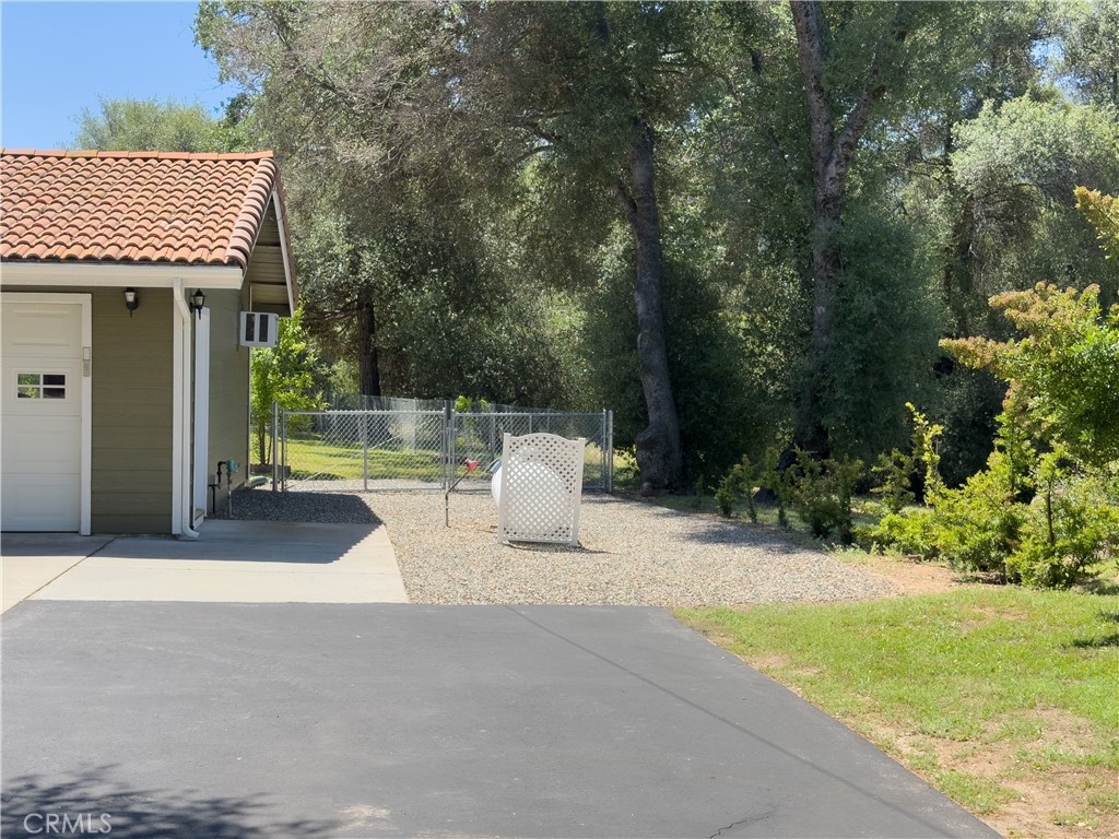 48910 Quail Dr, Oakhurst, CA 93644