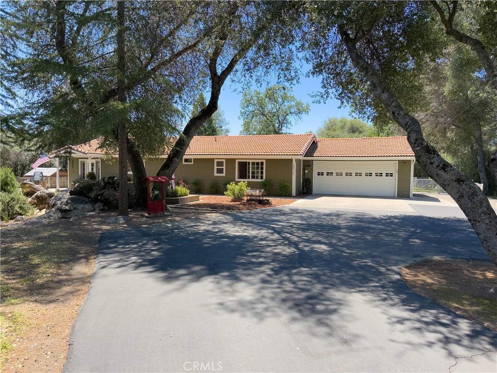 48910 Quail Dr, Oakhurst, CA 93644