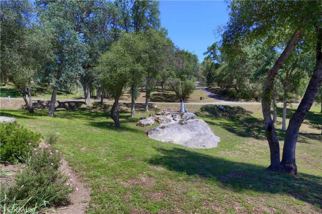 48910 Quail Dr, Oakhurst, CA 93644