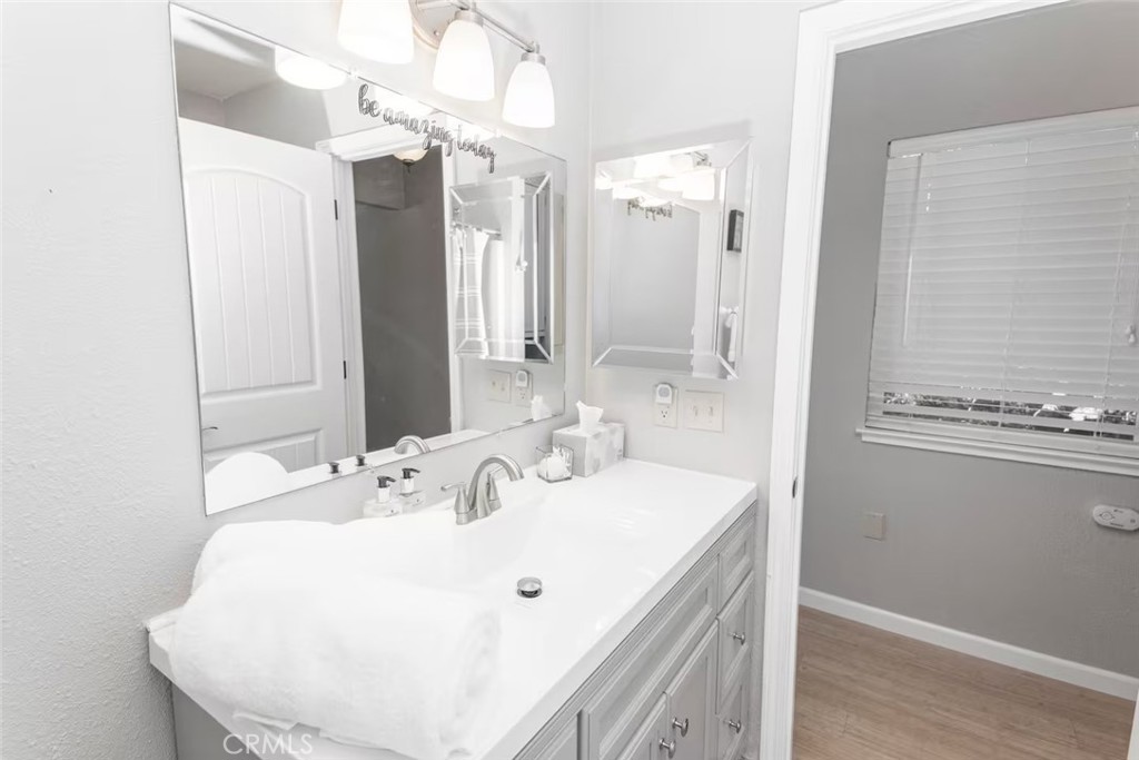 50616 Woodside Ln, Oakhurst, CA 93644