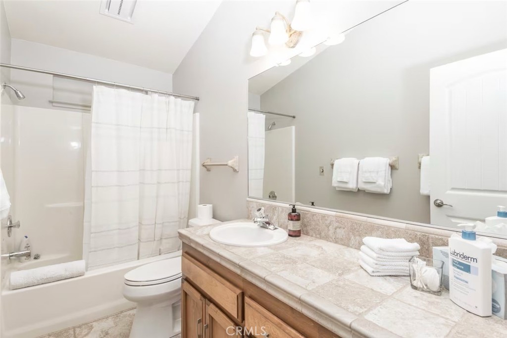 50616 Woodside Ln, Oakhurst, CA 93644