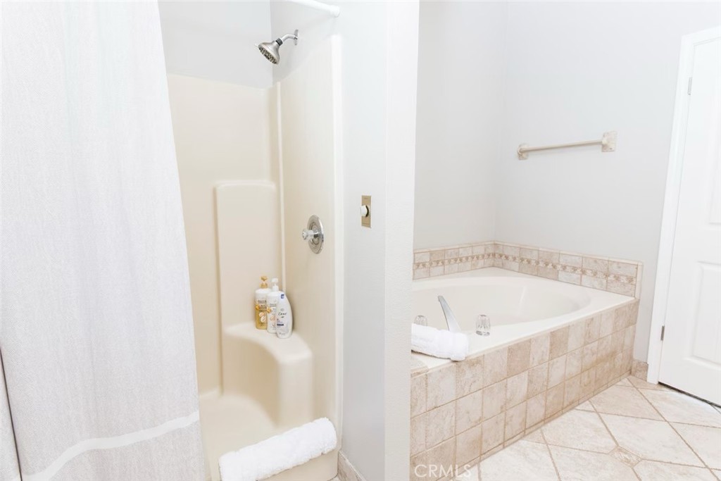 50616 Woodside Ln, Oakhurst, CA 93644