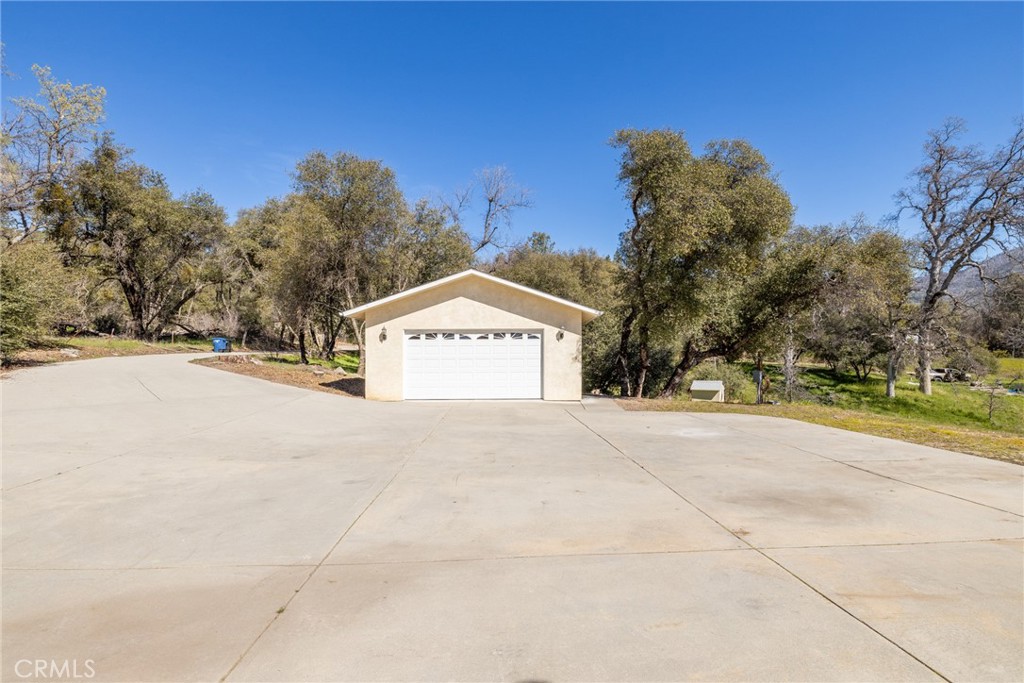 50174 Road 620, Oakhurst, CA 93644