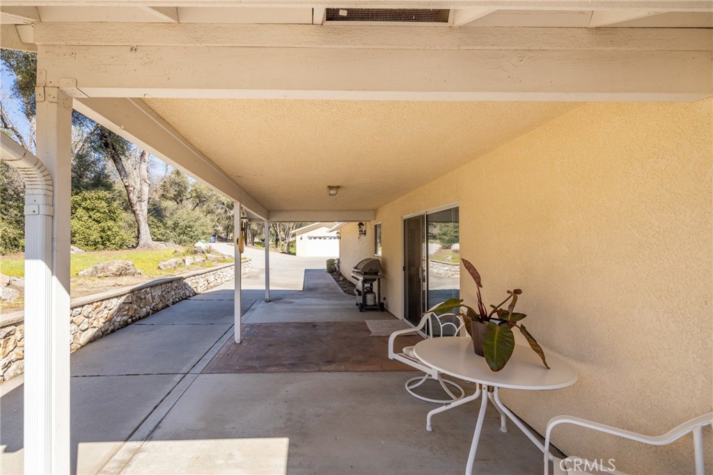 50174 Road 620, Oakhurst, CA 93644