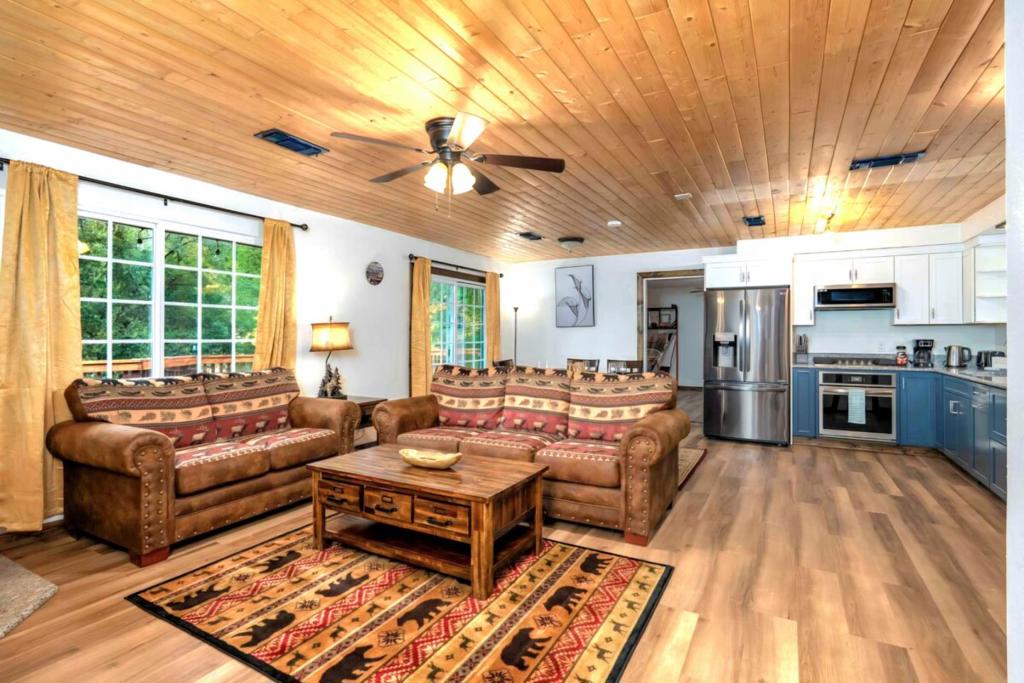 51159 Road 632, Oakhurst, CA 93644