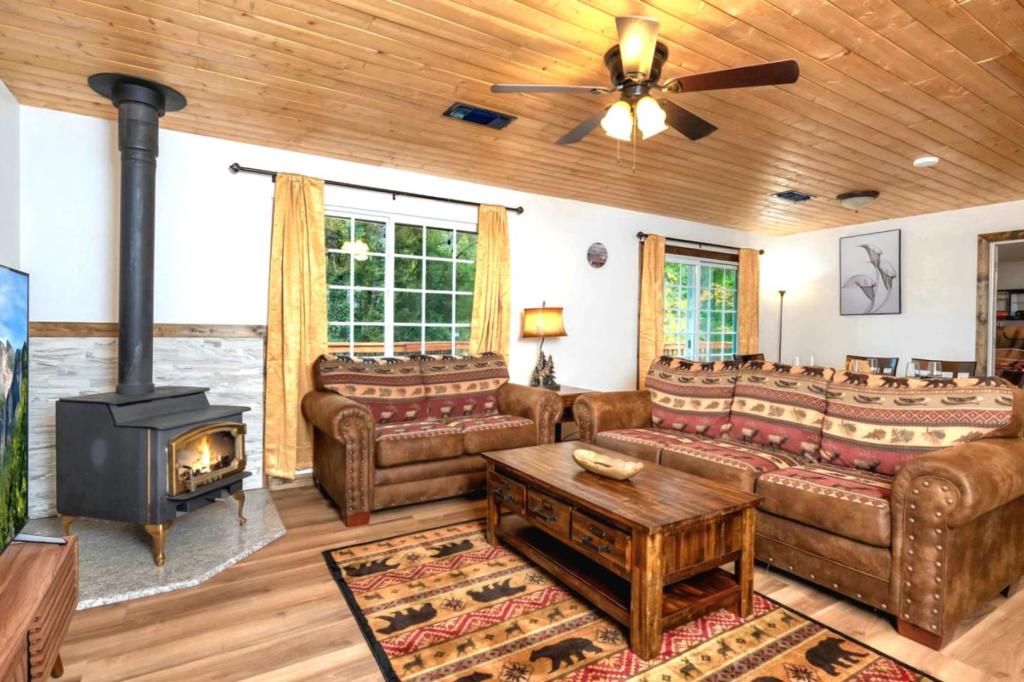 51159 Road 632, Oakhurst, CA 93644