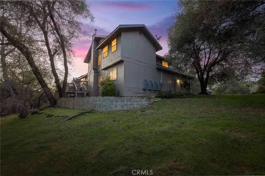 39301 Moonray Ln, Oakhurst, CA 93644
