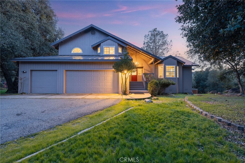 39301 Moonray Ln, Oakhurst, CA 93644