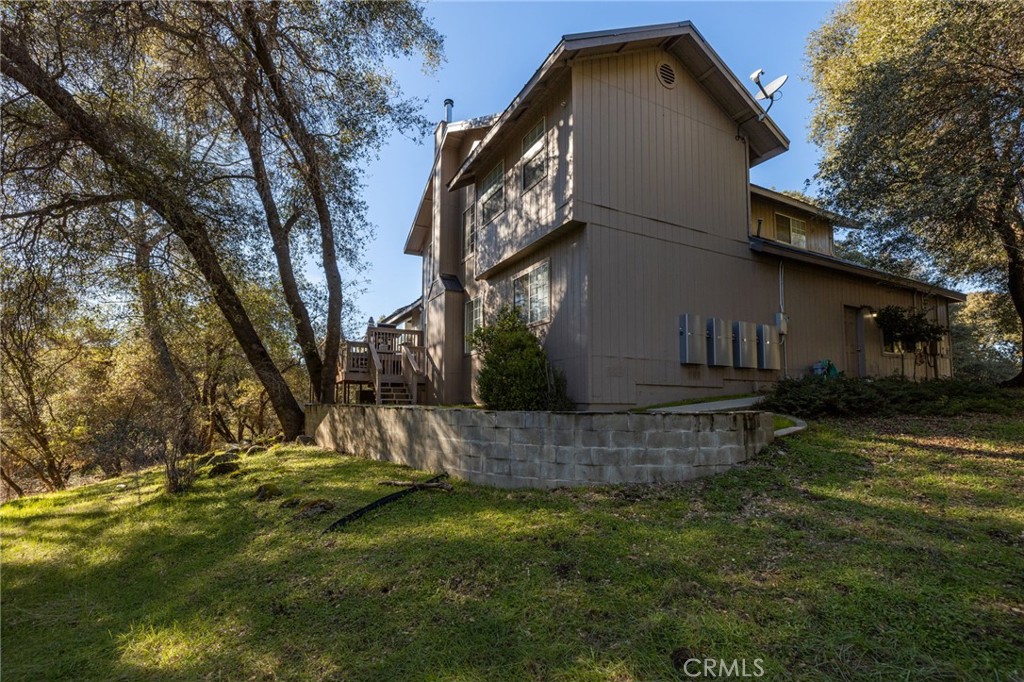 39301 Moonray Ln, Oakhurst, CA 93644