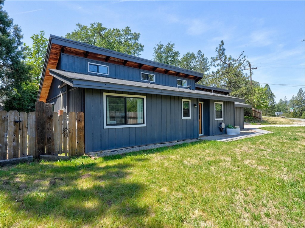 45744 N Oakview, Oakhurst, CA 93644