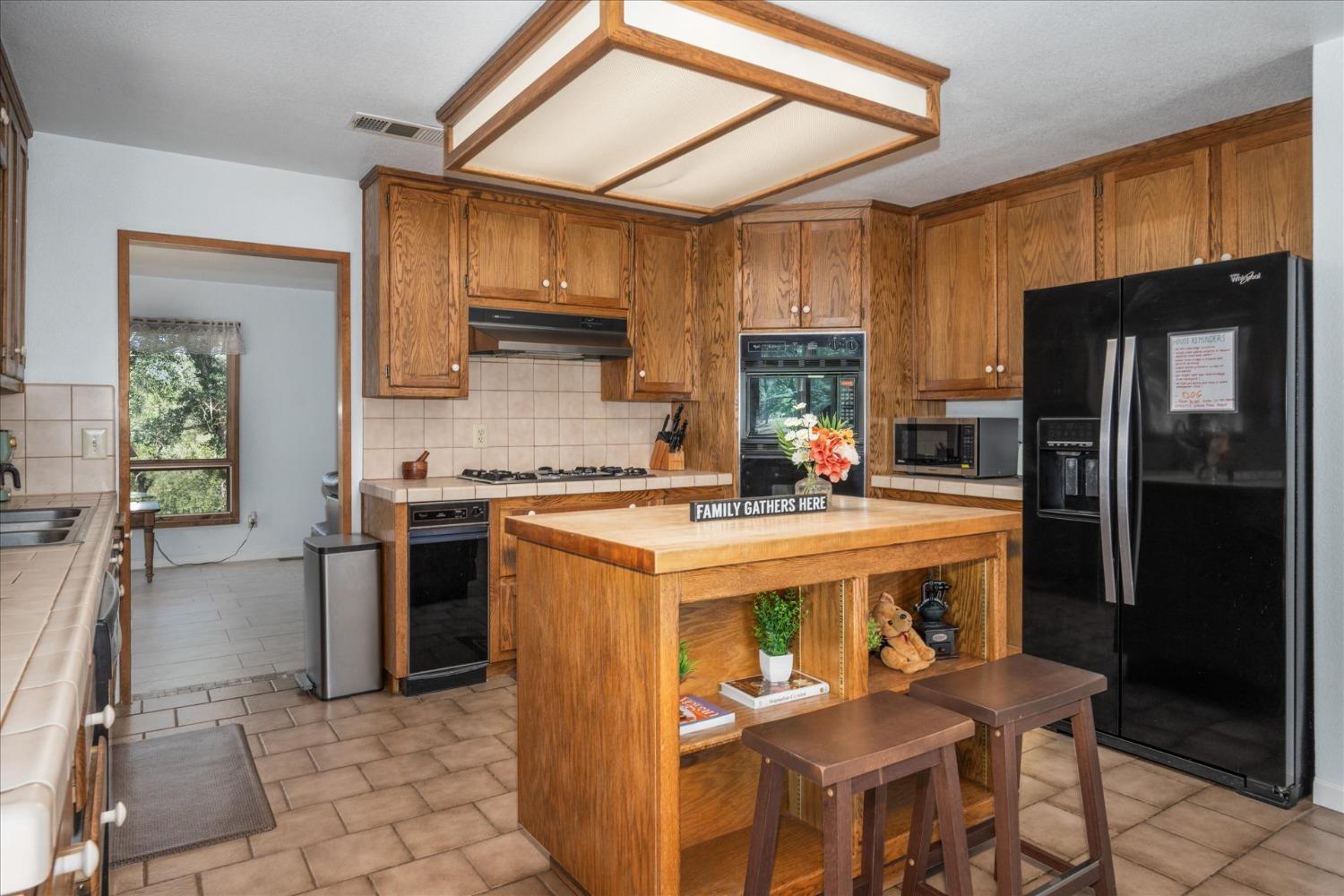 36844 Deer Path Cr, Coarsegold, CA 93614