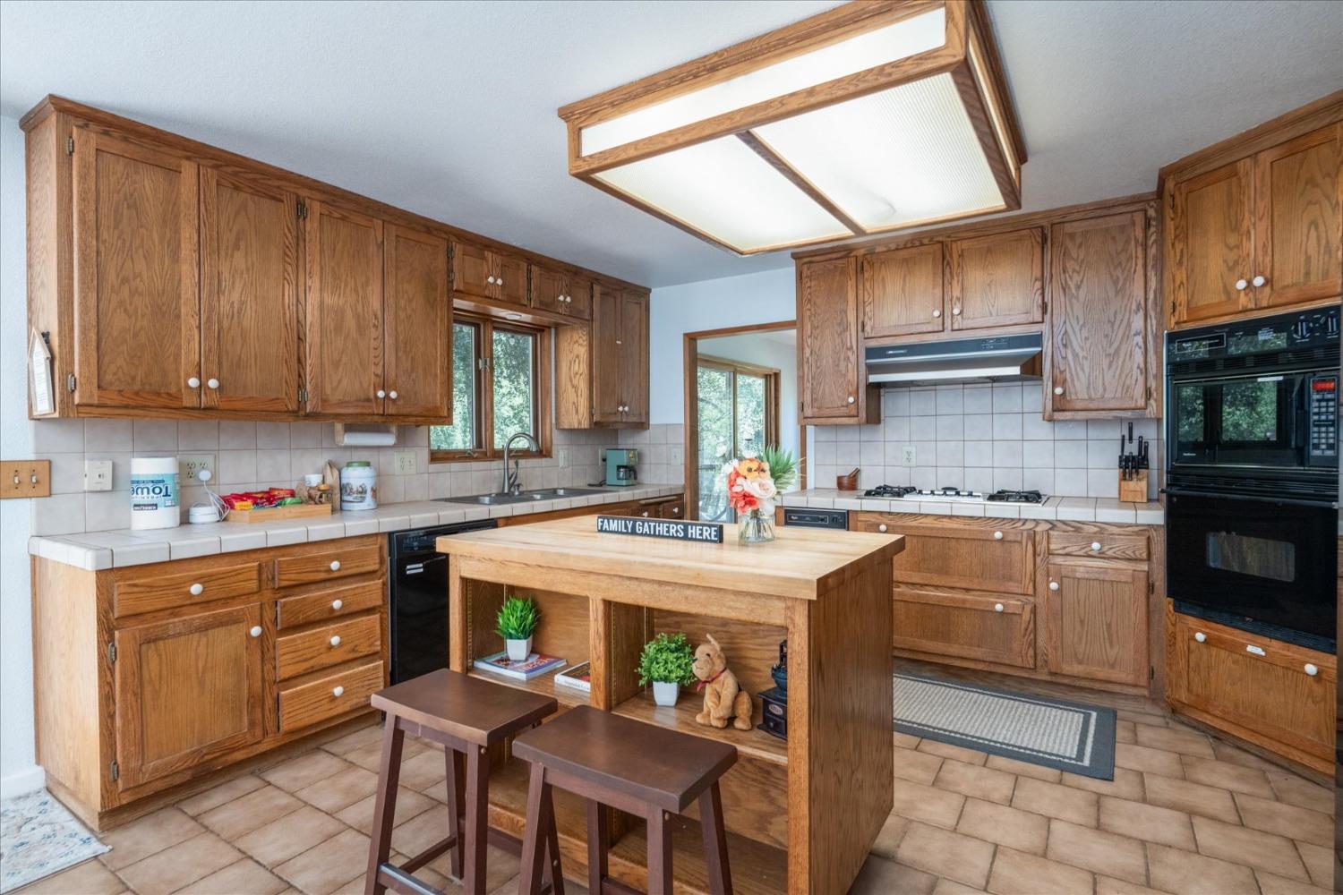 36844 Deer Path Cr, Coarsegold, CA 93614