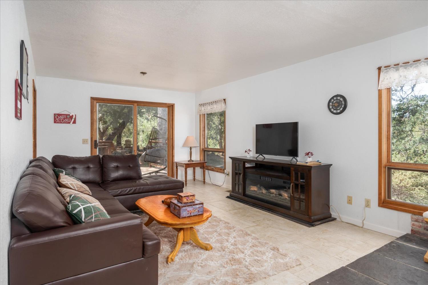 36844 Deer Path Cr, Coarsegold, CA 93614
