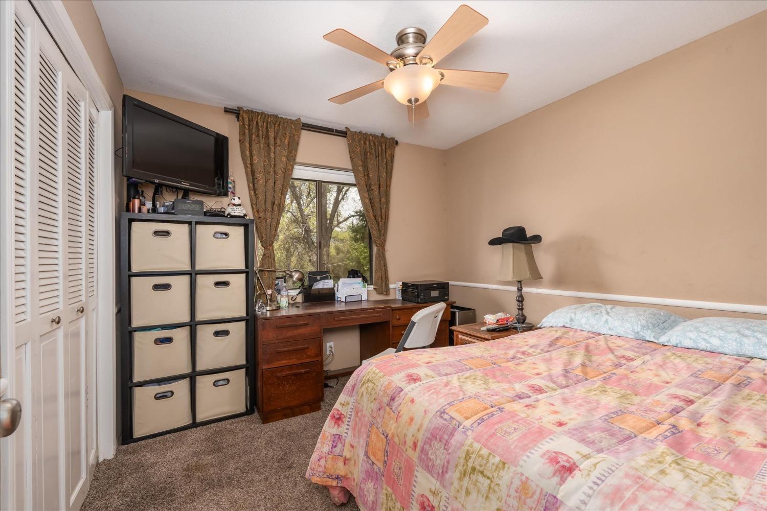 40879 GoldsideDr, Oakhurst, CA 93644