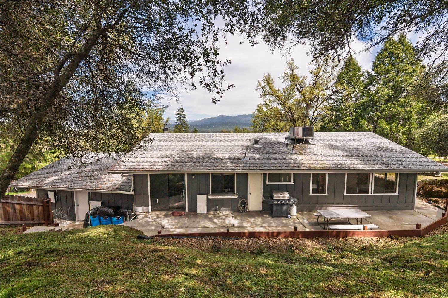 40879 GoldsideDr, Oakhurst, CA 93644
