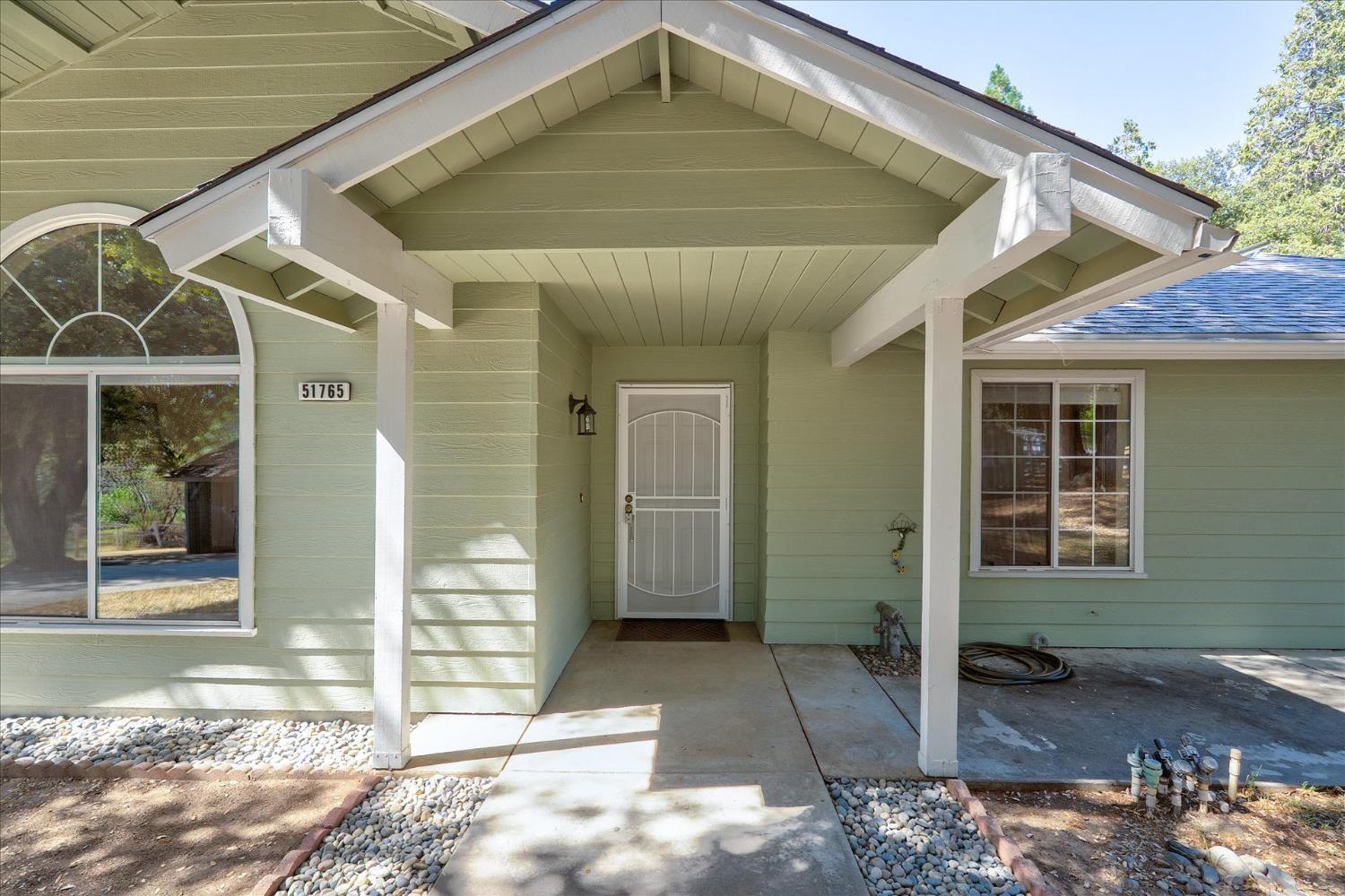 51765 Ponderosa Way, Oakhurst, CA 93644