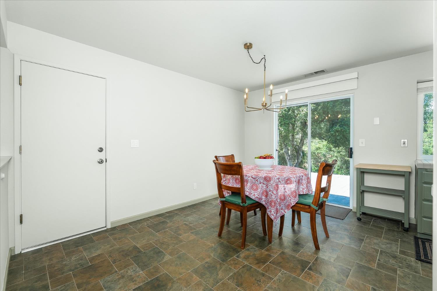 51765 Ponderosa Way, Oakhurst, CA 93644