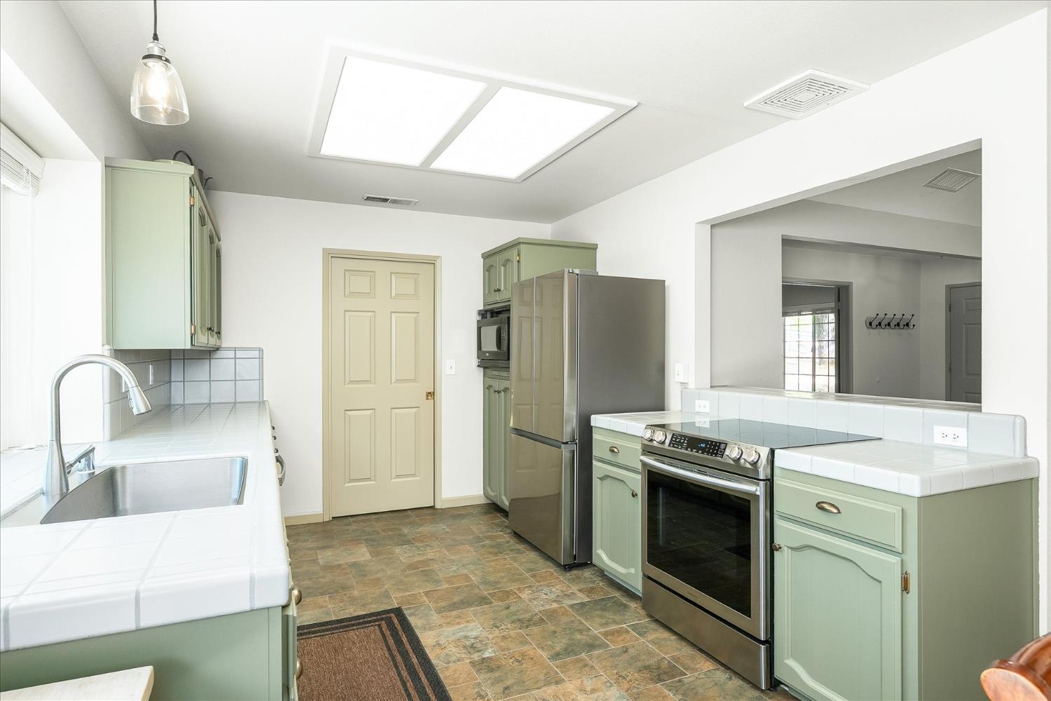 51765 Ponderosa Way, Oakhurst, CA 93644