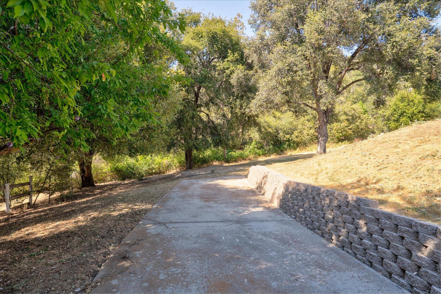 51765 Ponderosa Way, Oakhurst, CA 93644