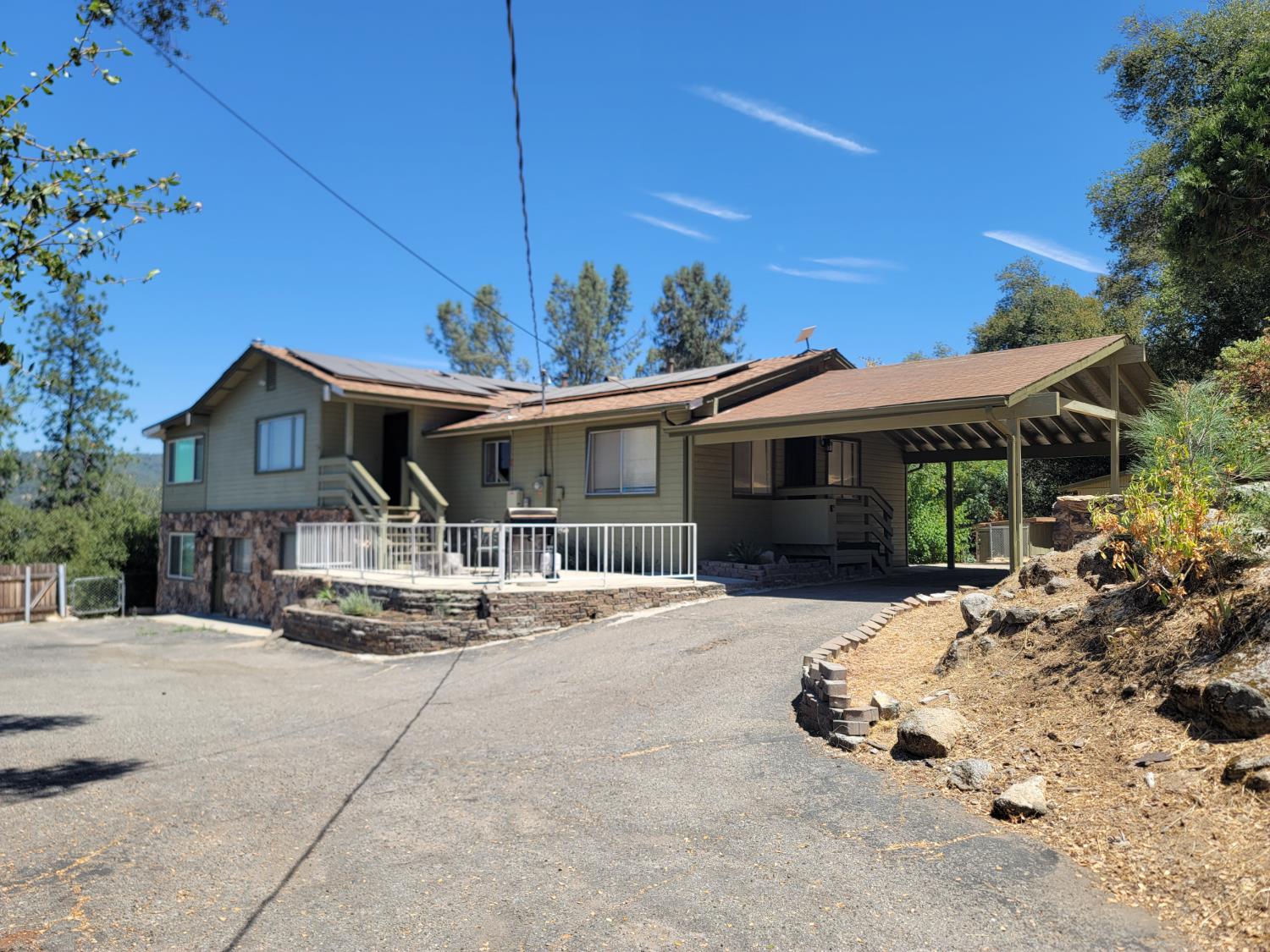 50689 Critter Creek Ln, Oakhurst, CA 93644