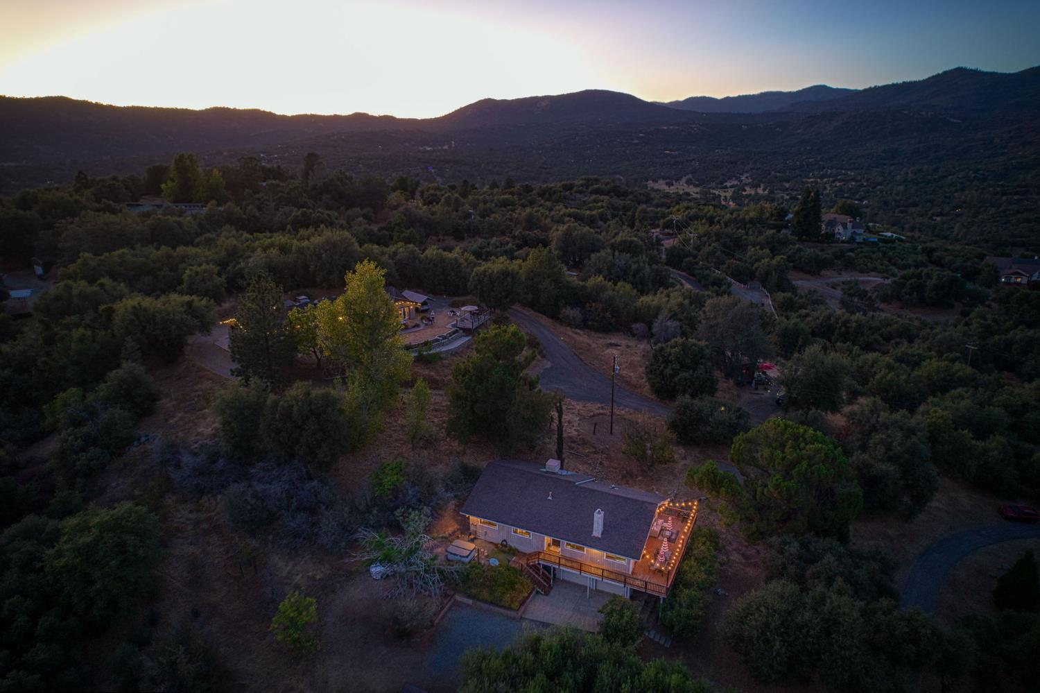 46688 Eastwood Dr N, Oakhurst, CA 93644
