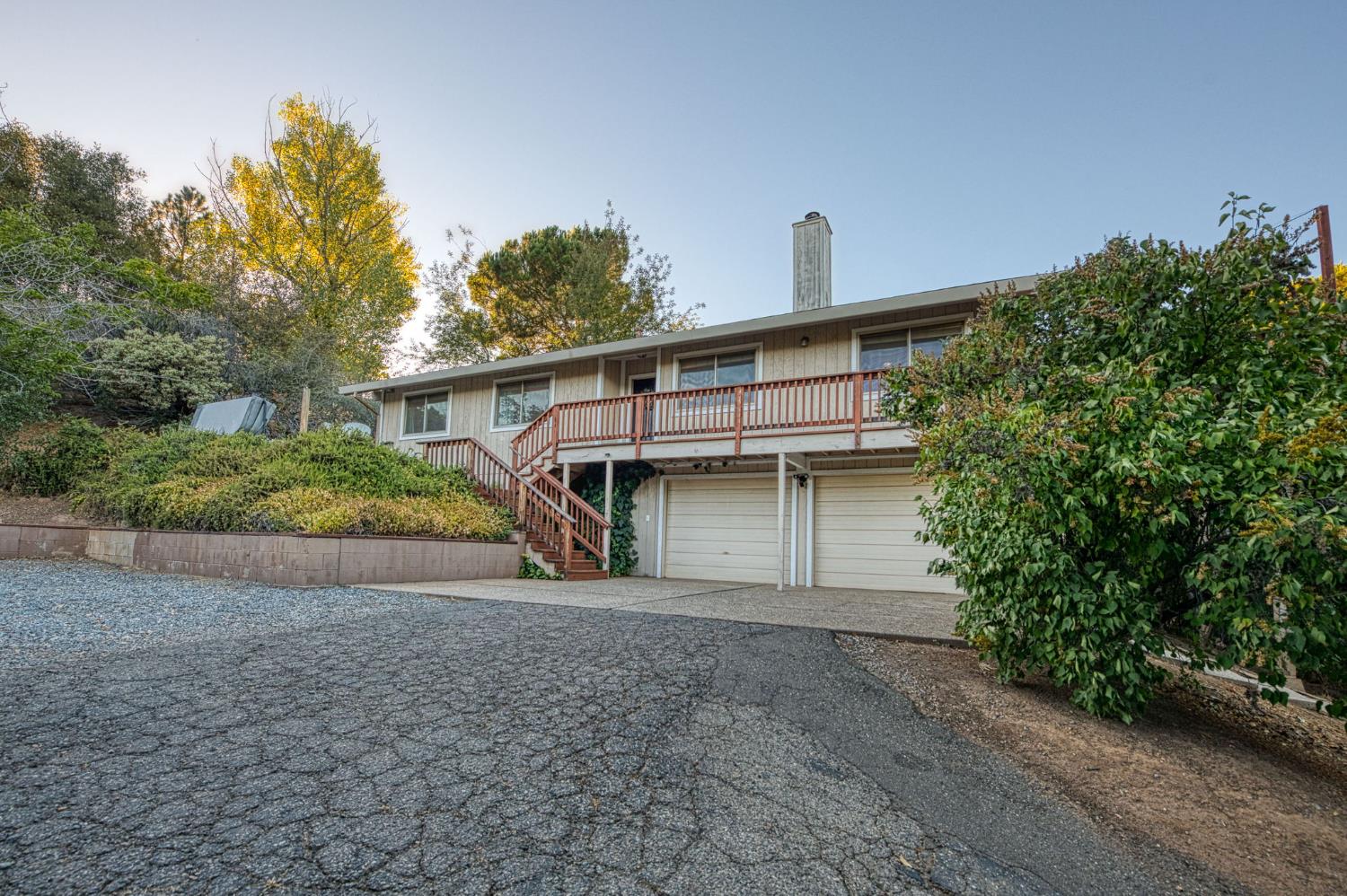 46688 Eastwood Dr N, Oakhurst, CA 93644