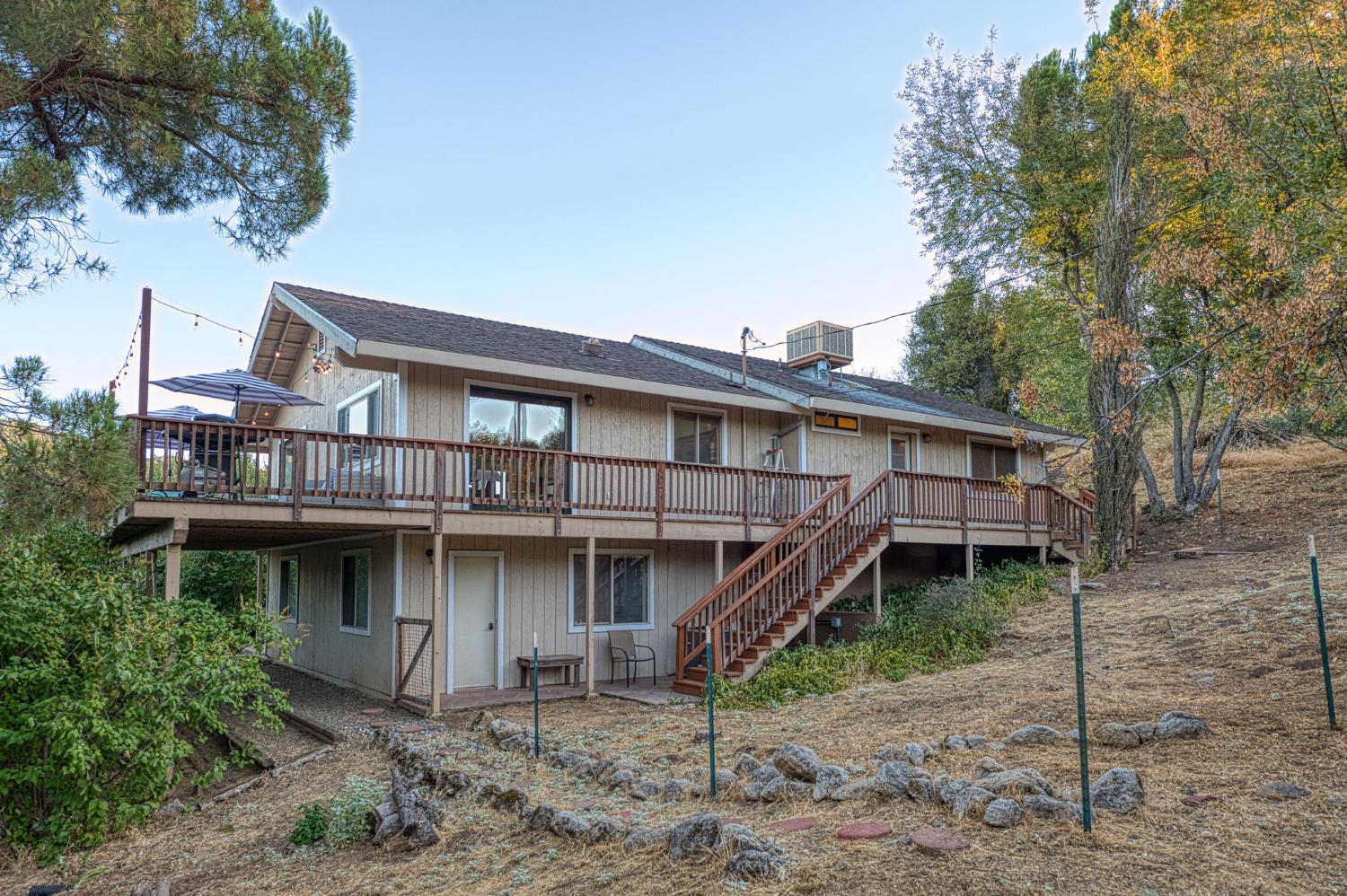 46688 Eastwood Dr N, Oakhurst, CA 93644