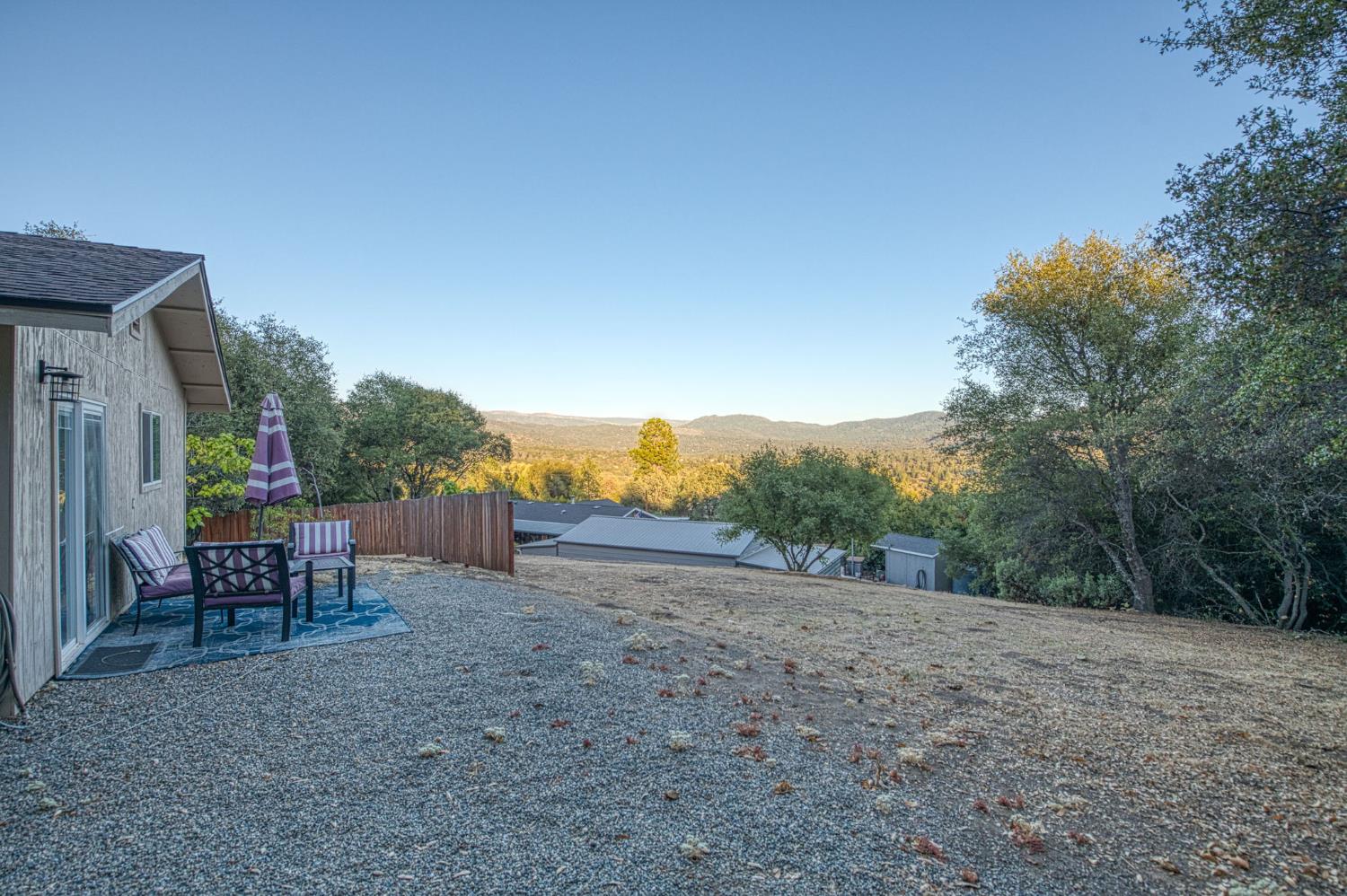 46688 Eastwood Dr N, Oakhurst, CA 93644