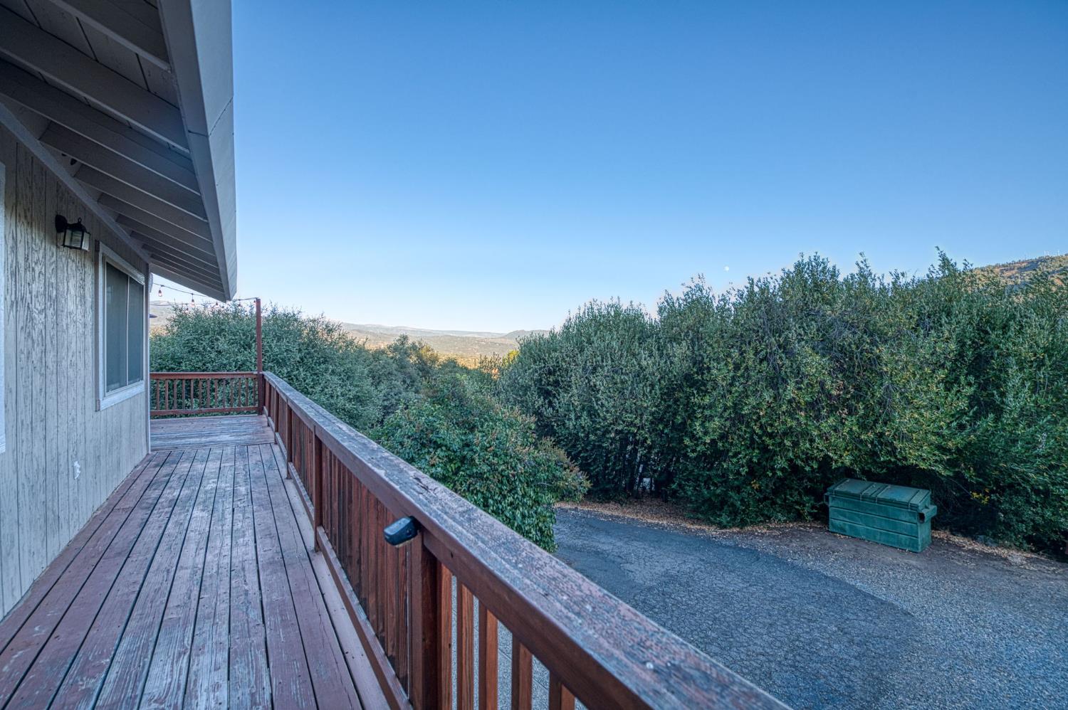 46688 Eastwood Dr N, Oakhurst, CA 93644