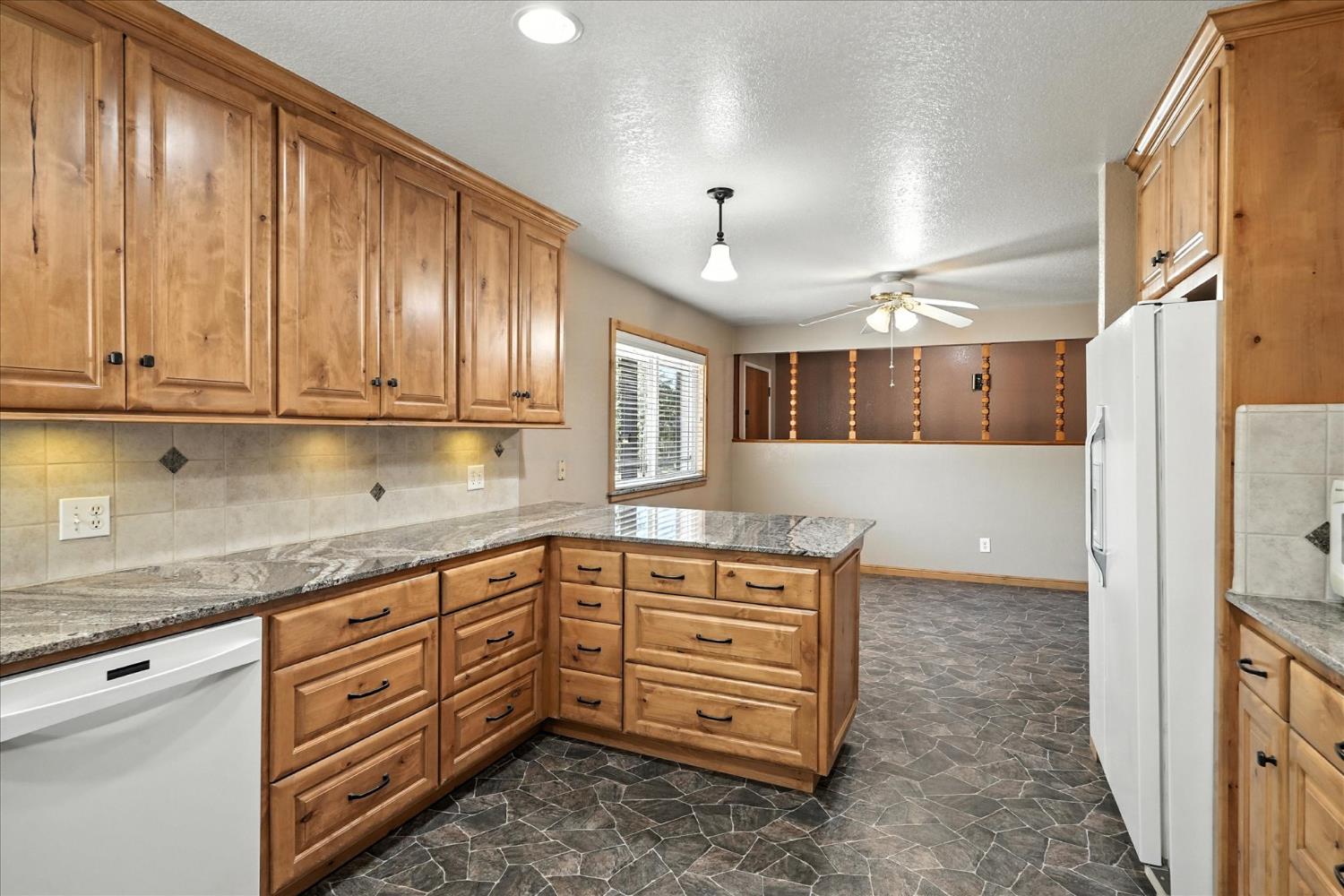 47571 Modoc Rd, Coarsegold, CA 93614