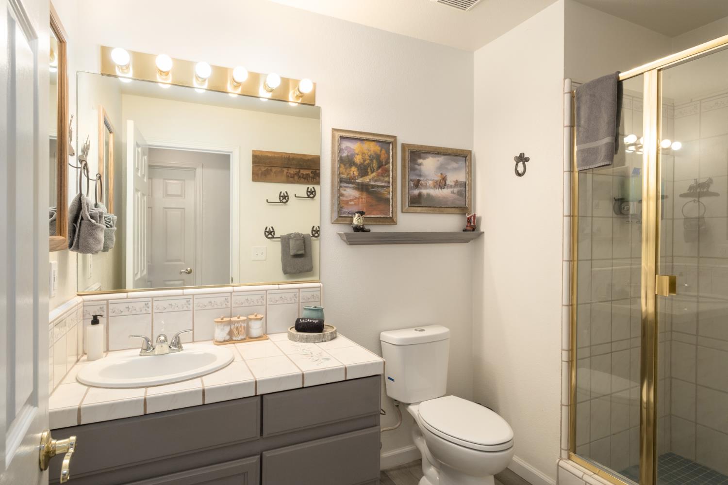 39301 Moonray Ln, Oakhurst, CA 93644