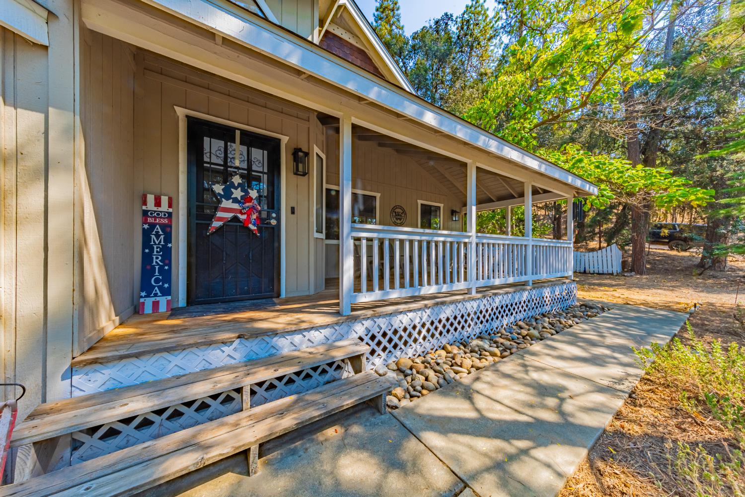 50705 Pineview Ct, Oakhurst, CA 93644