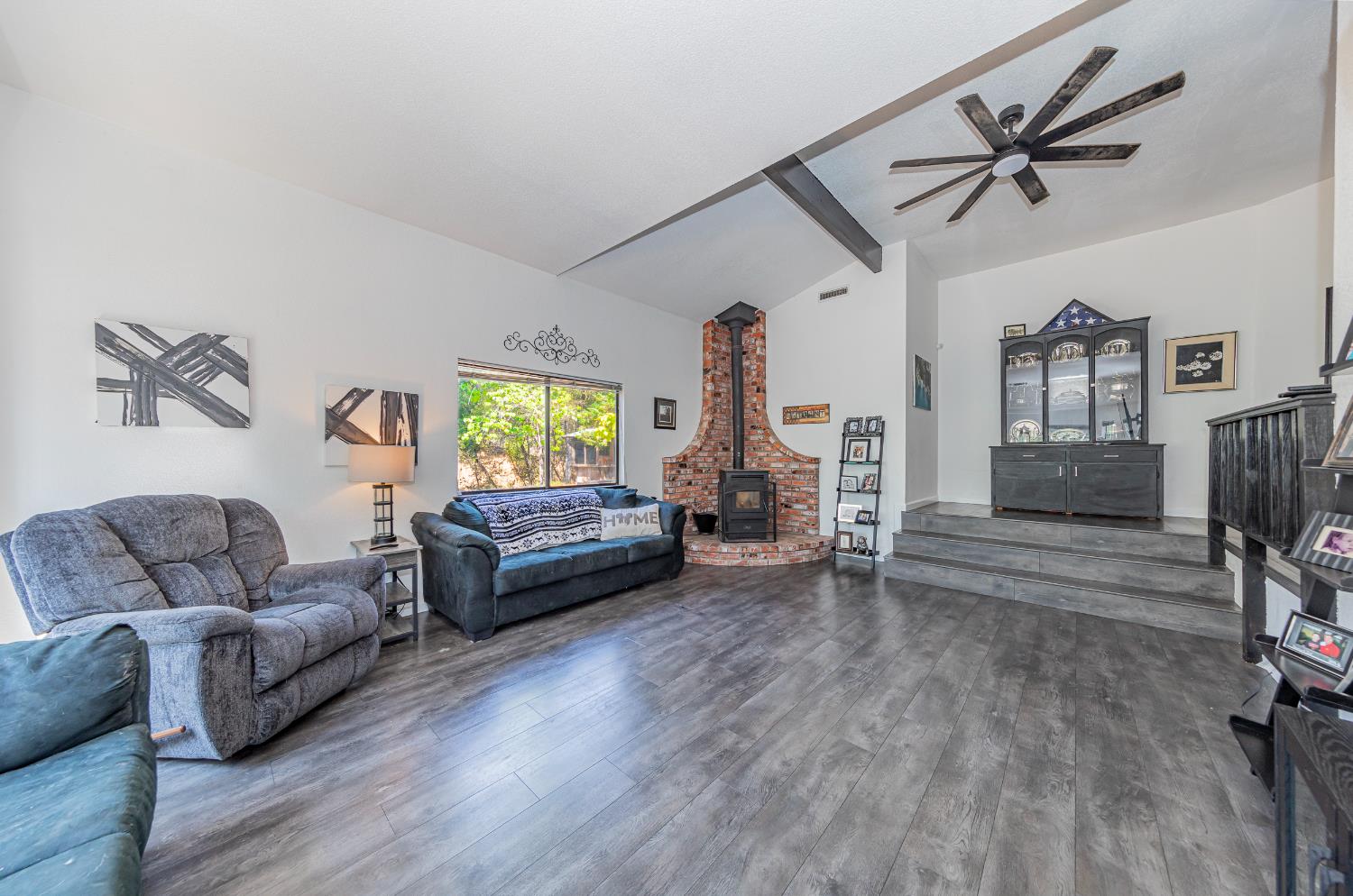 50705 Pineview Ct, Oakhurst, CA 93644