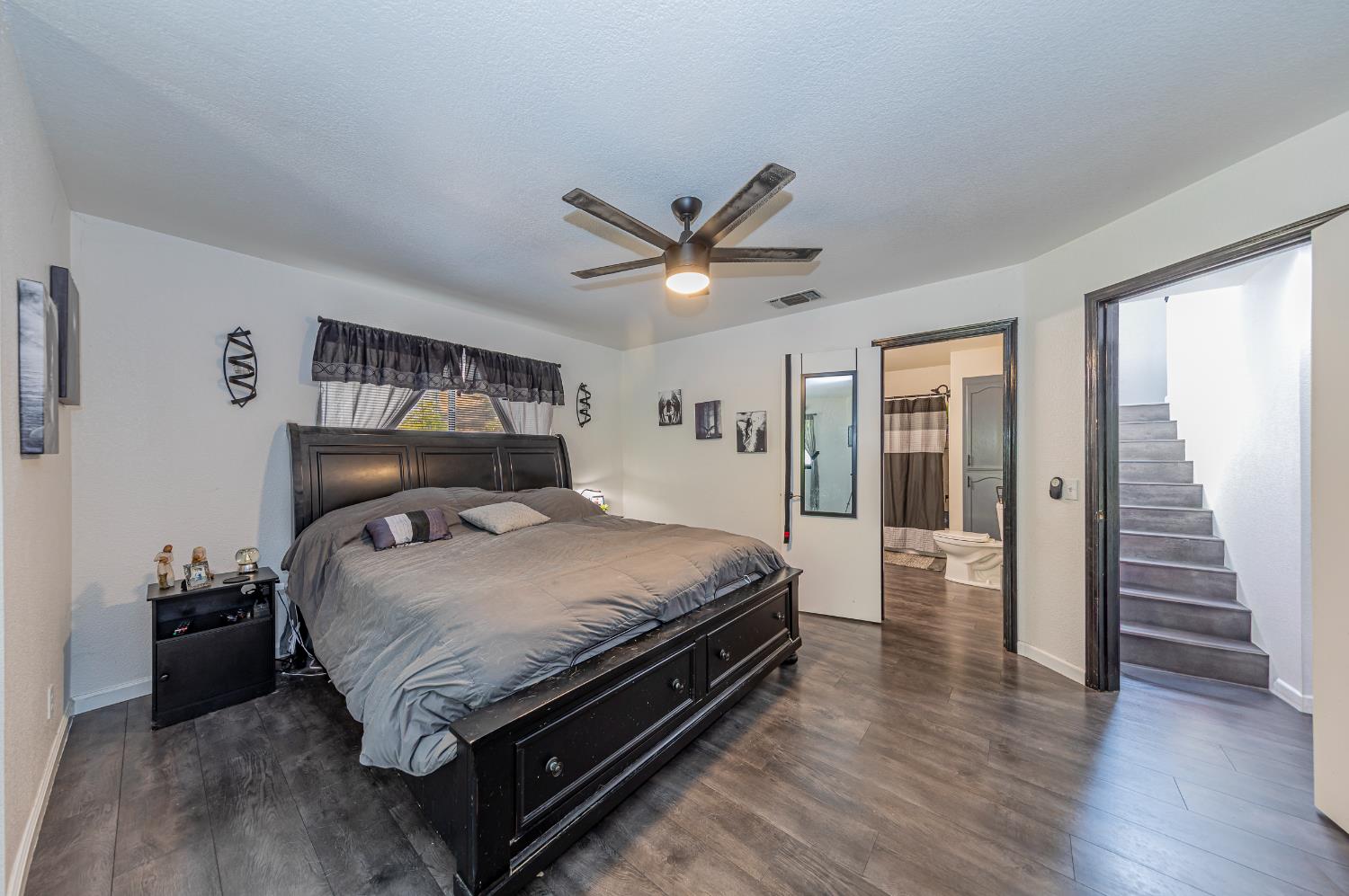 50705 Pineview Ct, Oakhurst, CA 93644