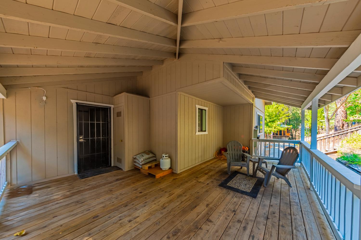 50705 Pineview Ct, Oakhurst, CA 93644