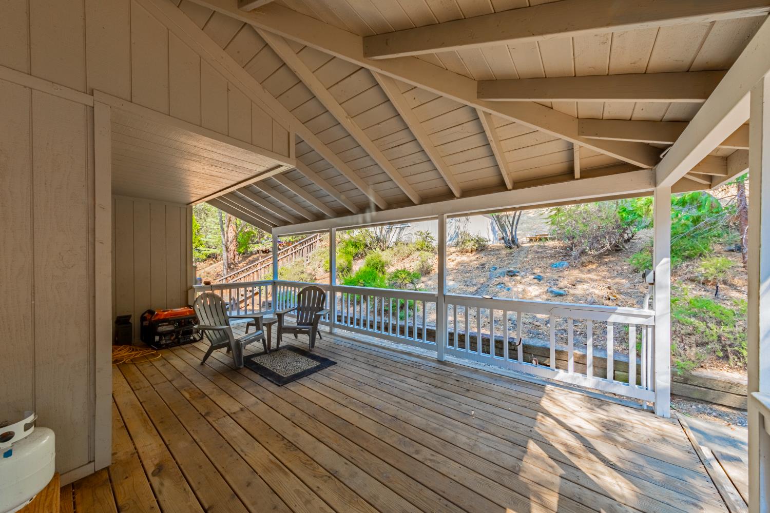 50705 Pineview Ct, Oakhurst, CA 93644