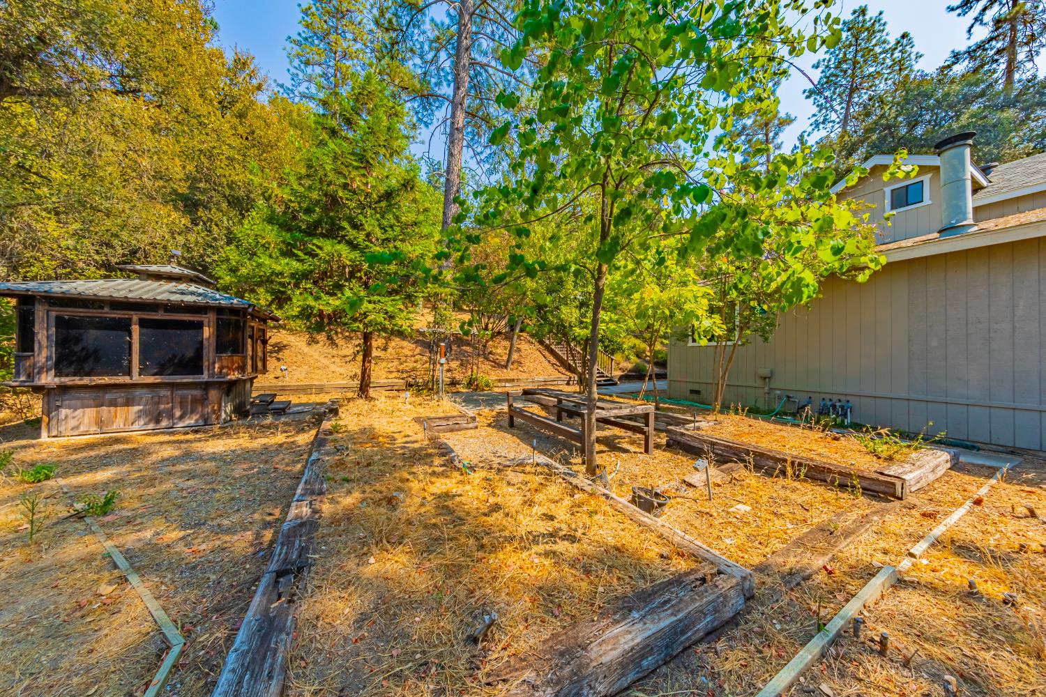 50705 Pineview Ct, Oakhurst, CA 93644