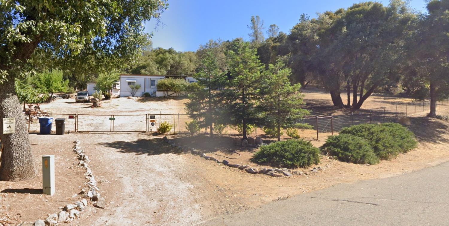 40882 Jean Rd E, Oakhurst, CA 93644