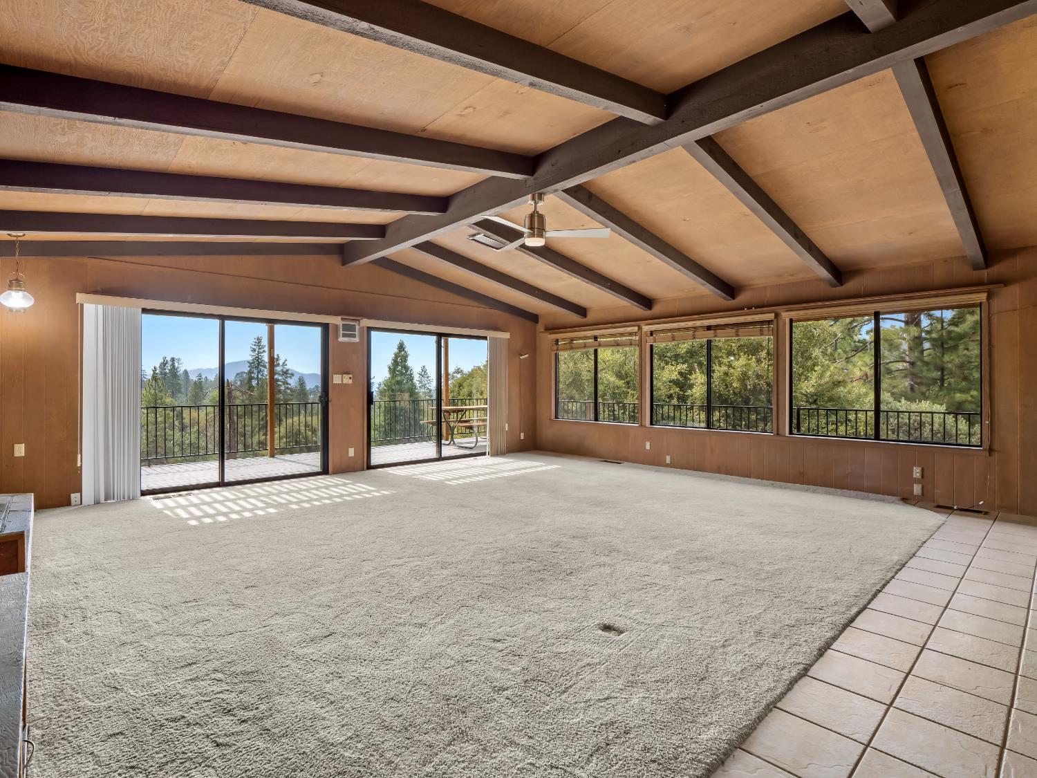 43044 Country Club Dr W, Oakhurst, CA 93644