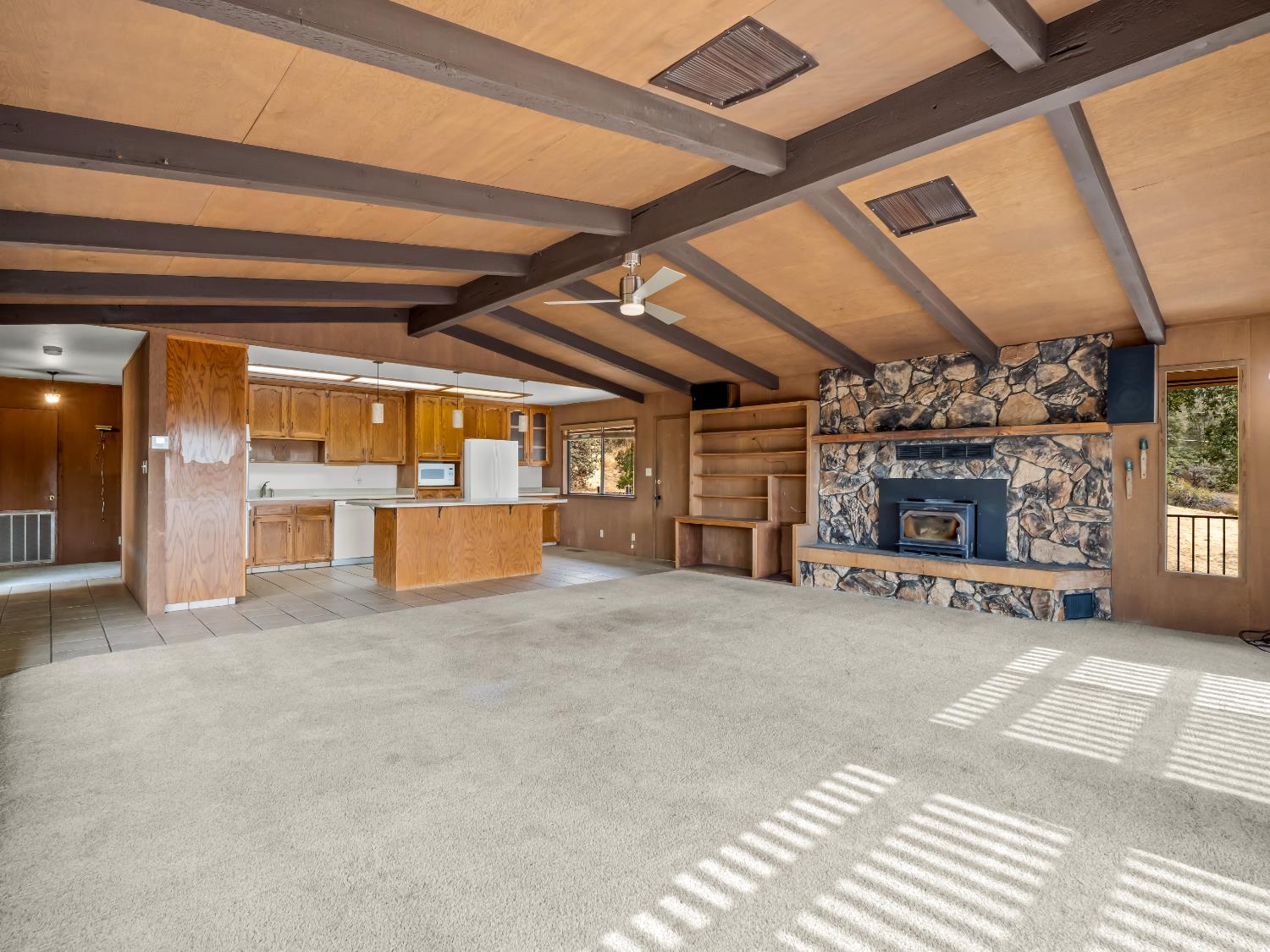 43044 Country Club Dr W, Oakhurst, CA 93644