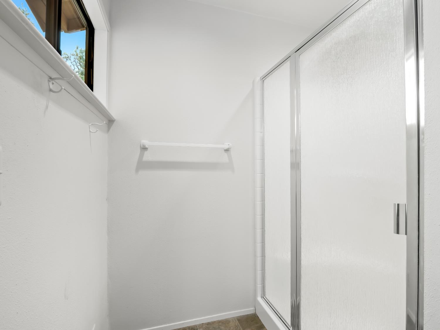 43044 Country Club Dr W, Oakhurst, CA 93644