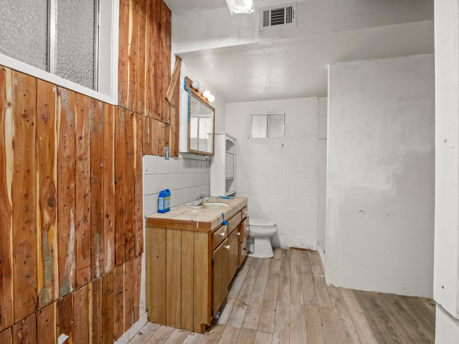 43044 Country Club Dr W, Oakhurst, CA 93644